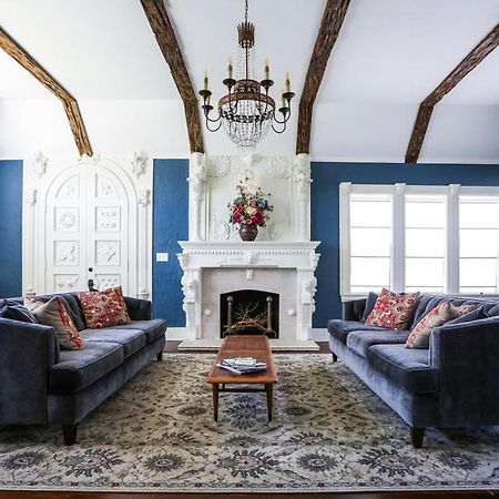 The Kenwood Gables Bed and Breakfast Sint-Petersburg Buitenkant foto